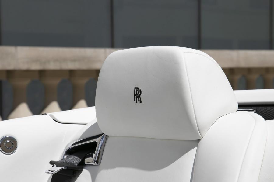 Детали интерьера Rolls-Royce Dawn by ONYX Concept 2017 года  (фото 3 из 35)